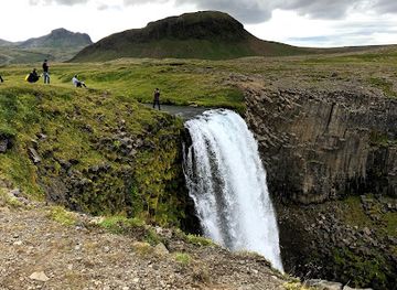 iceland/olafsvik/landmark/svooufoss