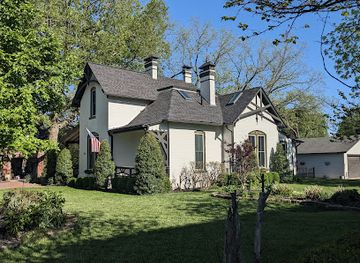 arkansas/bentonville/landmark/the-henry-house