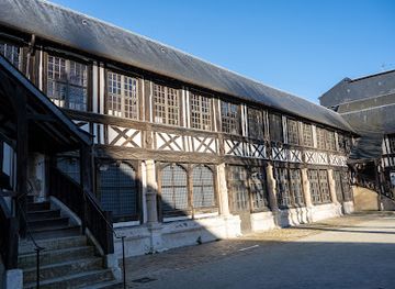 france/rouen/quartier-saint-maclou/landmark/aitre-saint-maclou