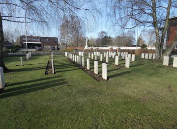 belgium/ypres/landmark/la-brique-military-cemetery-no-1