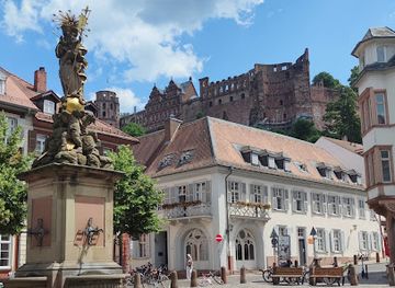 germany/palatinate/landmark/muttergottesbrunnen-kornmarkt-madonna-heidelberg-peter-van-den-branden-1718