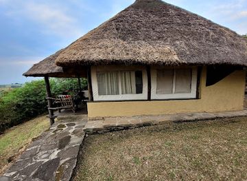 uganda/queen-elizabeth-national-park/landmark/mazike-valley-lodge