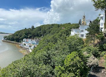 united-kingdom/snowdonia-national-park/landmark/the-village