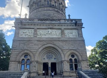 ohio/western-reserve/landmark/james-a-garfield-monument