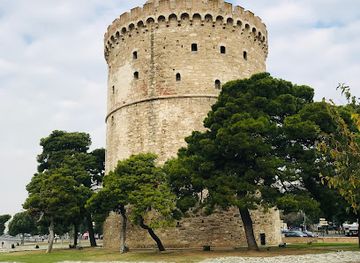 greece/thessaloniki/ladadika/landmark/ioannis-papafis-monument
