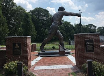 massachusetts/brockton/landmark/rocky-marciano-statue-committee