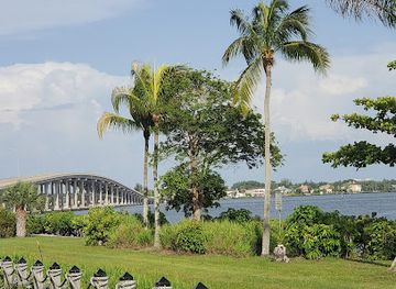 florida/cape-coral/landmark/chamber-of-commerce-of-cape-coral