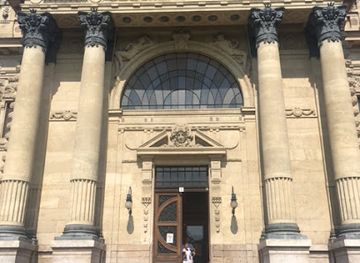 hungary/csallokoz/landmark/thermal-beer-spa