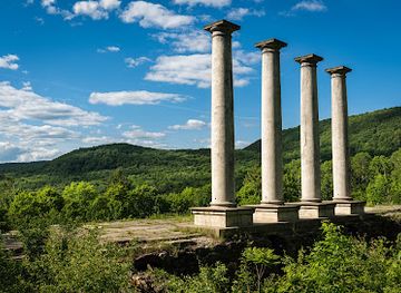 massachusetts/berkshires/landmark/titus-mansion-ruins