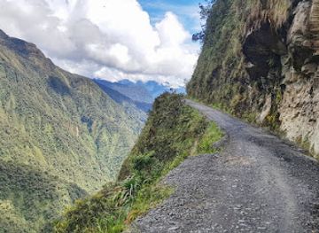 bolivia/la-paz/landmark/gravity-bolivia
