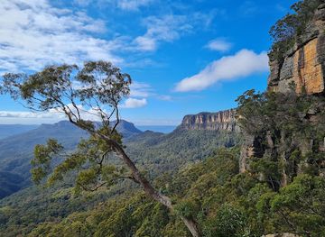 australia/blue-mountains-national-park/landmark/ruined-castle-walking-track