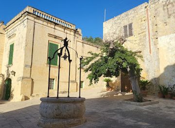 malta/mdina/landmark/pjazza-mesquita