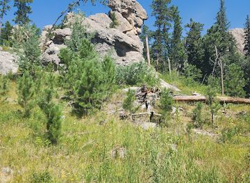 south-dakota/custer/landmark/little-devil-s-tower-trailhead