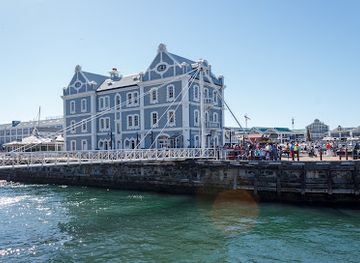 south-africa/cape-town/v-a-waterfront/landmark/old-port-captain-s-building