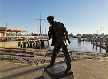 california/oakland/jack-london-square/landmark/jack-london-statue