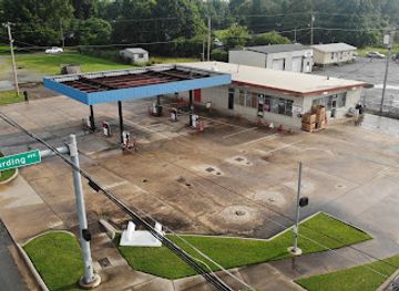 arkansas/pine-bluff/landmark/carpenters-produce-fish