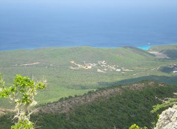 curacao/boca-hulu/landmark/christoffel-mountain