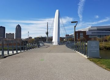iowa/southeast-iowa/landmark/iowa-women-of-achievement-bridge