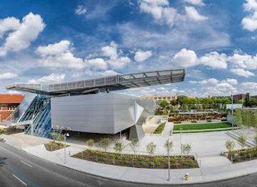 ohio/akron/landmark/akron-art-museum