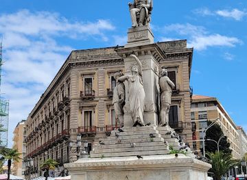 italy/catania/landmark/palazzo-beneventano