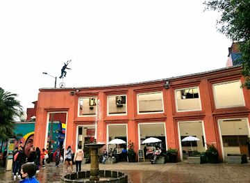 colombia/bogota/zona-rosa/landmark/plazoleta-chorro-de-quevedo