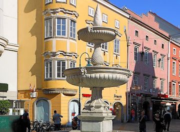 austria/linz/landmark/sparkassenbrunnen