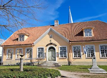 estonia/haapsalu-castle/landmark/haapsalu-raekoda