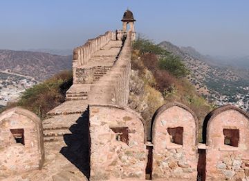 india/jaipur/amer/landmark/great-wall-of-jaipur
