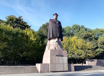 ukraine/lviv-region/landmark/monument-to-ivan-franko