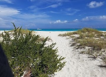 turks-and-caicos-islands/providenciales/landmark/half-moon-bay
