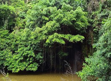 brunei/panaga/landmark/tasek-lama-waterfall