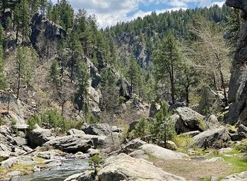 south-dakota/mount-rushmore/landmark/hippie-hole