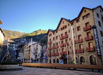 andorra/canillo/landmark/placa-de-l-esglesia