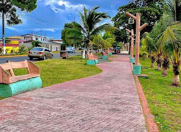 honduras/la-ceiba/landmark/paseo-de-los-ceibenos