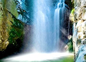 cyprus/troodos/landmark/millomeris-waterfall