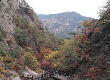 south-korea/seoraksan-national-park/landmark/yukdam-falls