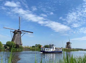netherlands/kinderdijk/landmark/overwaard-windmill-no-4