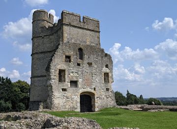 united-kingdom/berkshire/attraction/donnington-castle-2