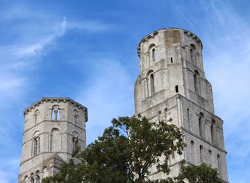 france/normandy-beaches/landmark/abbaye-de-jumieges