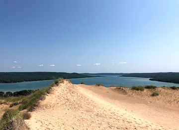 michigan/sleeping-bear-dunes-national-lakeshore/landmark/cottonwood-trail