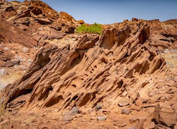 namibia/skeleton-coast/landmark/twyfelfontein-or-ui-aes