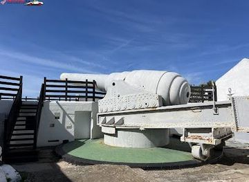 gibraltar/rosia-bay/landmark/100-ton-gun-napier-of-magdala-battery