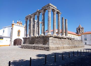 portugal/evora/landmark/templo-romano-evora