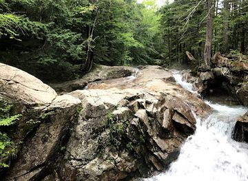 new-hampshire/franconia-notch-state-park/landmark/the-basin