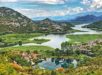 montenegro/lake-skadar/landmark/karuc