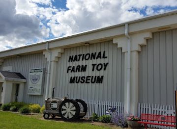 iowa/central-iowa/landmark/national-farm-toy-museum