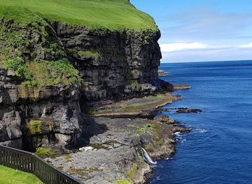 faroe-islands/vagar/landmark/the-seal-woman-kopakonan
