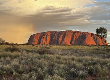 australia/outback/landmark/sightseeing-tours-australia-best-melbourne-sydney-cairns-darwin-uluru-tours