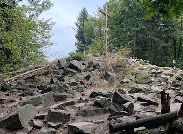 poland/Świętokrzyskie-mountains/landmark/lysica