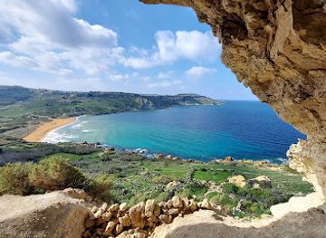 malta/ramla-bay/landmark/tal-mixta-cave